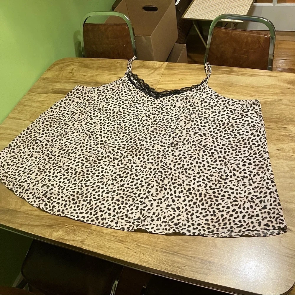 Torrid Leopard Print Lightweight Sleeveless Tank Top Womens Size 6 Polyester - Picture 2 of 10